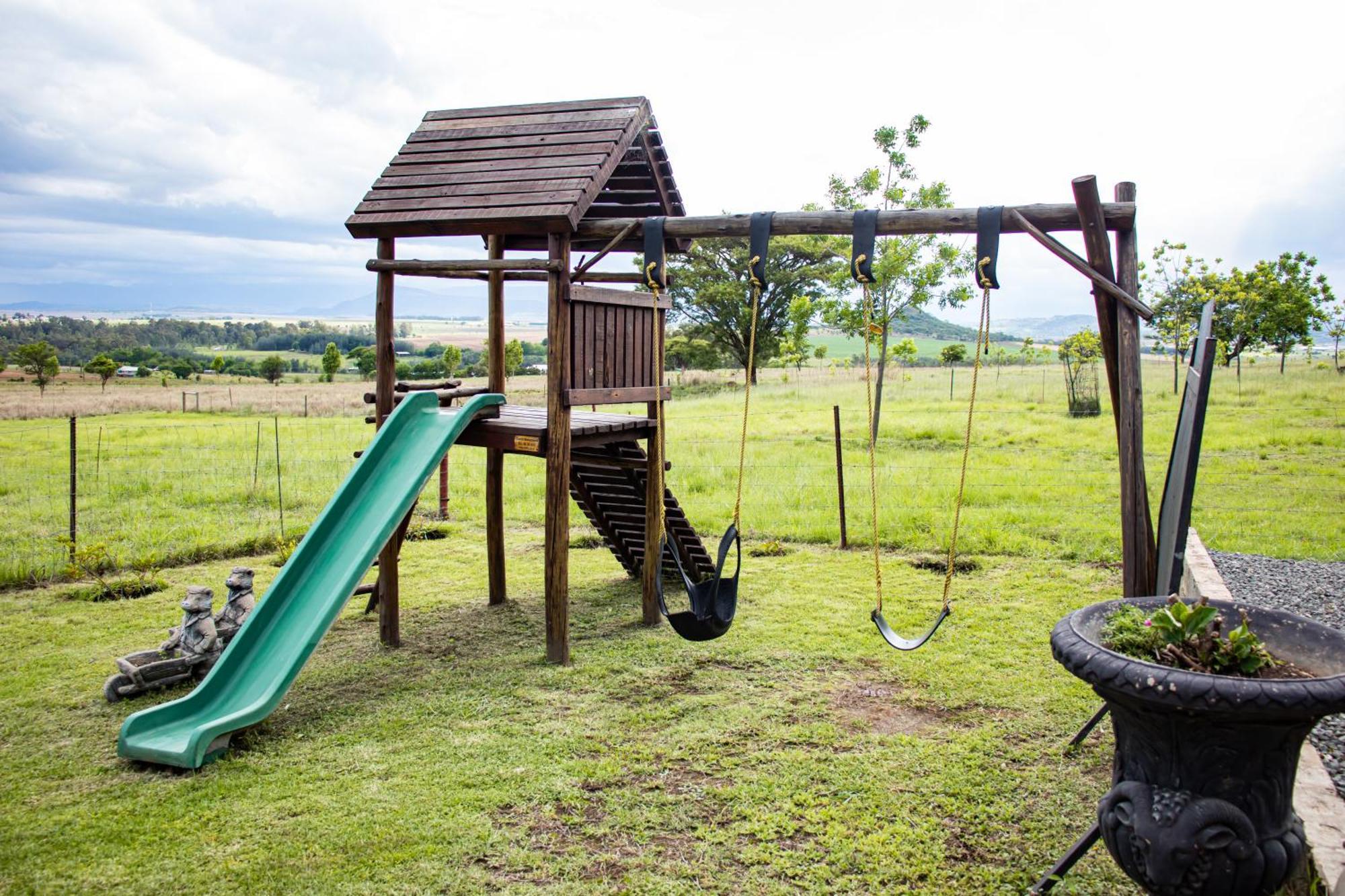 Апартаменты Drakensview Self Catering Уинтертон Экстерьер фото